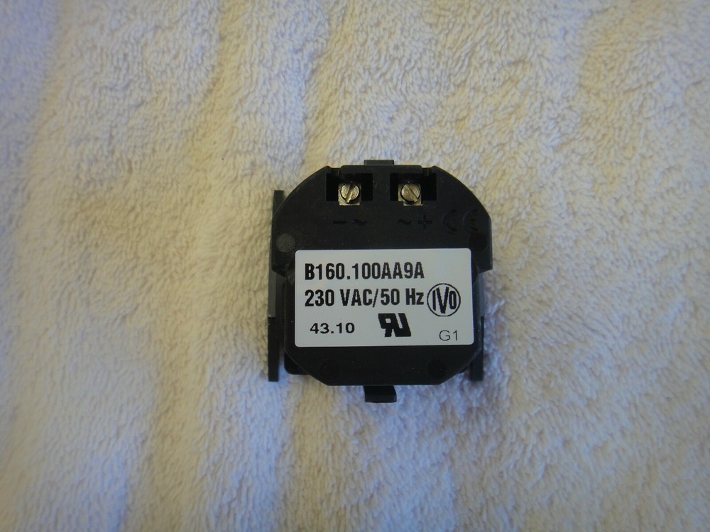 NIB Baumer Time and Hours Meter 230V B160.100AA9A