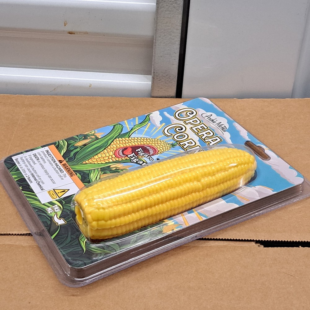 🌽 Archie McPhee - Opera Corn - Singing Corn Cob Gag Gift 🌽