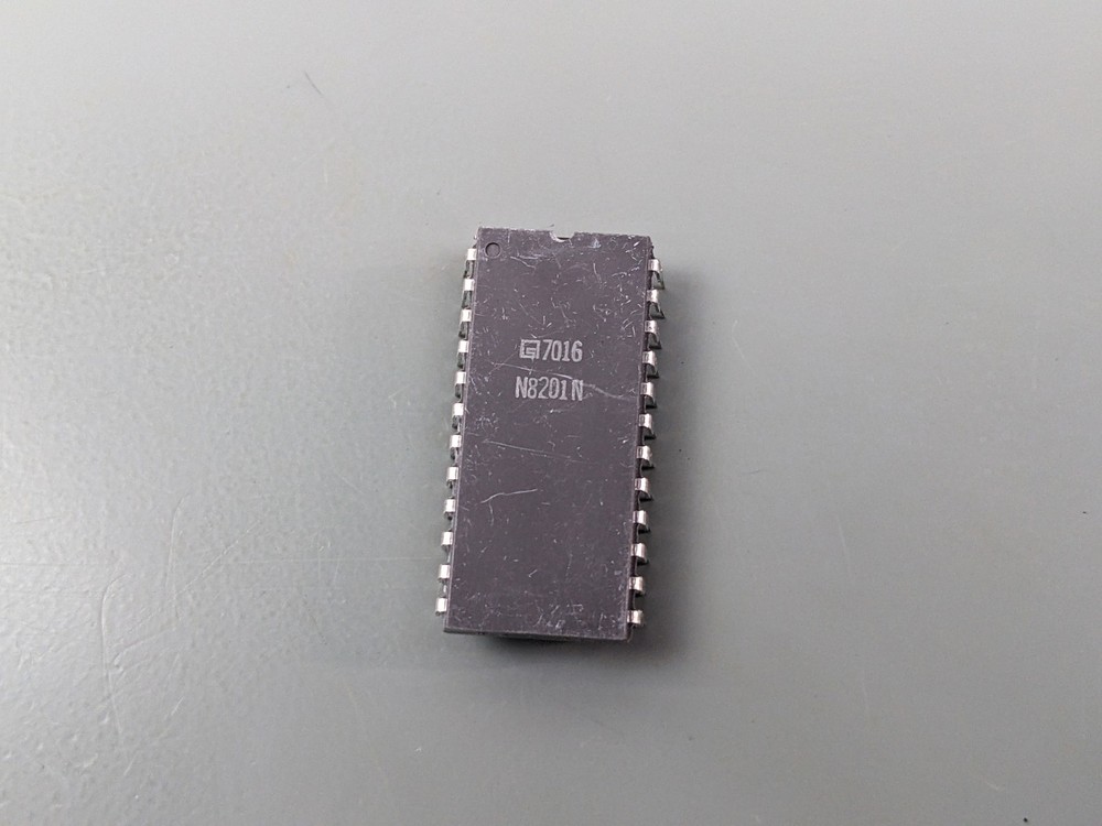 (2) Signetics N8201N Buffer Register Array ICs