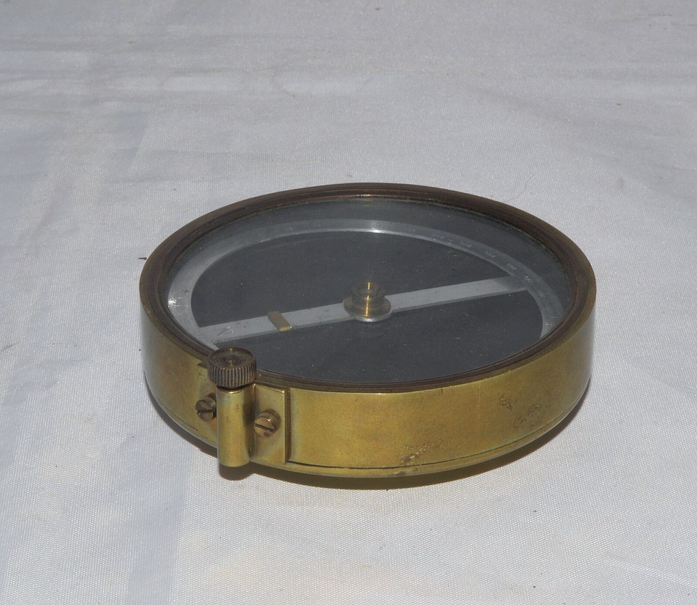 Brass compass (3.75").