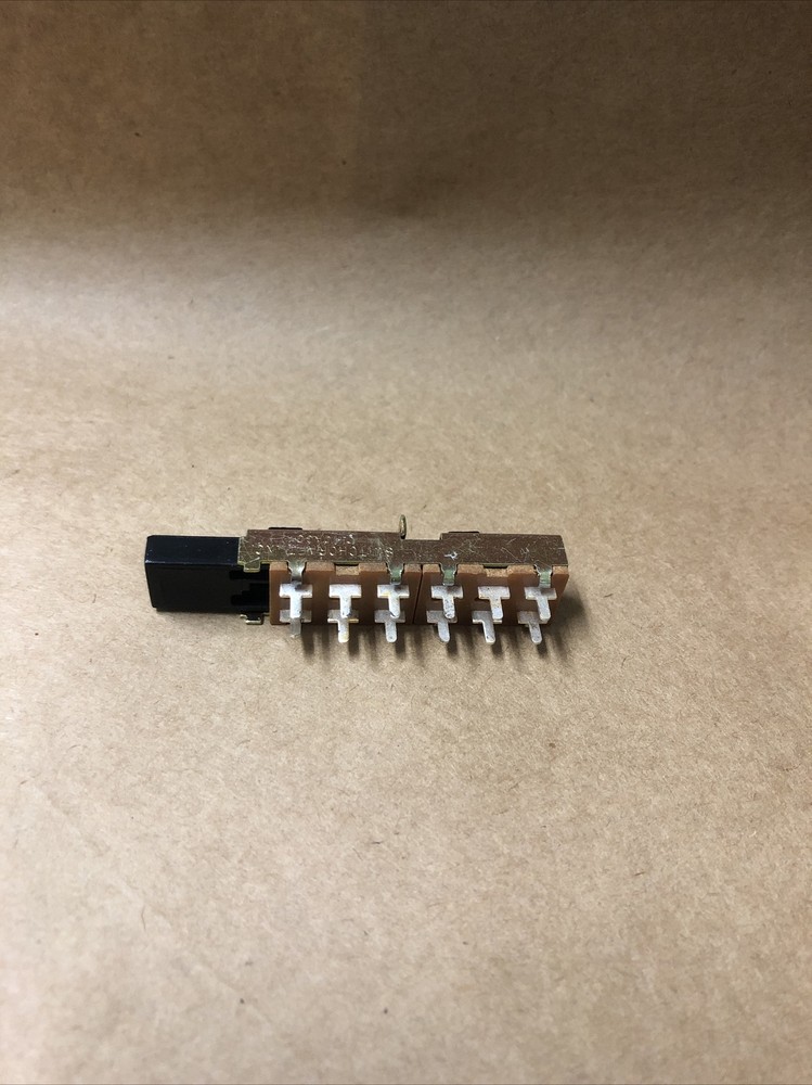 SWITCHCRAFT PART# 75121A30A