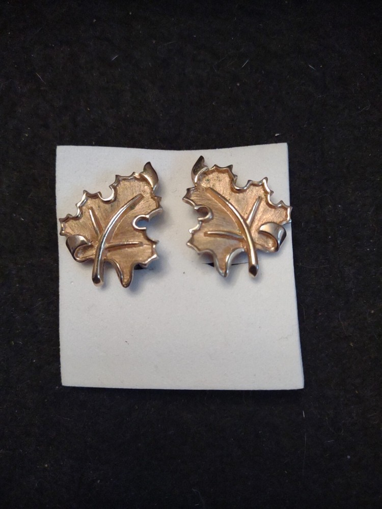 Crown Trifari Clip Earring Goldtone Leaf