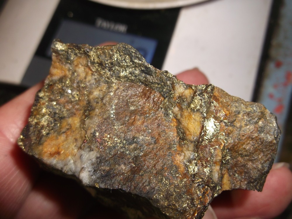 Gold, silver, copper, 151 grams samples ,ore high grade .