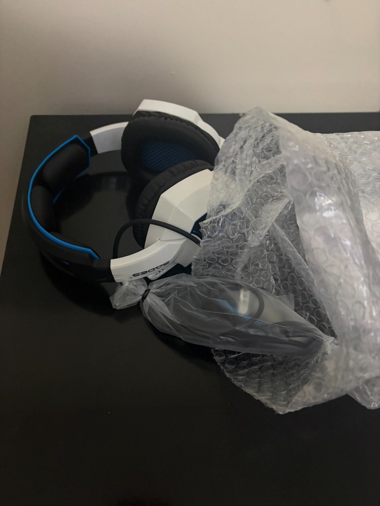 White/Black SADES R9 Gaming Headset – Open Box, Tested Once