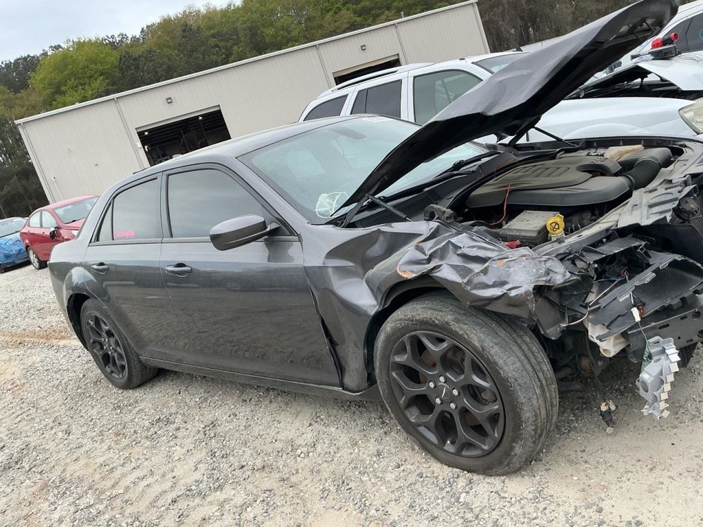 300 2019 Glove Box 5020395