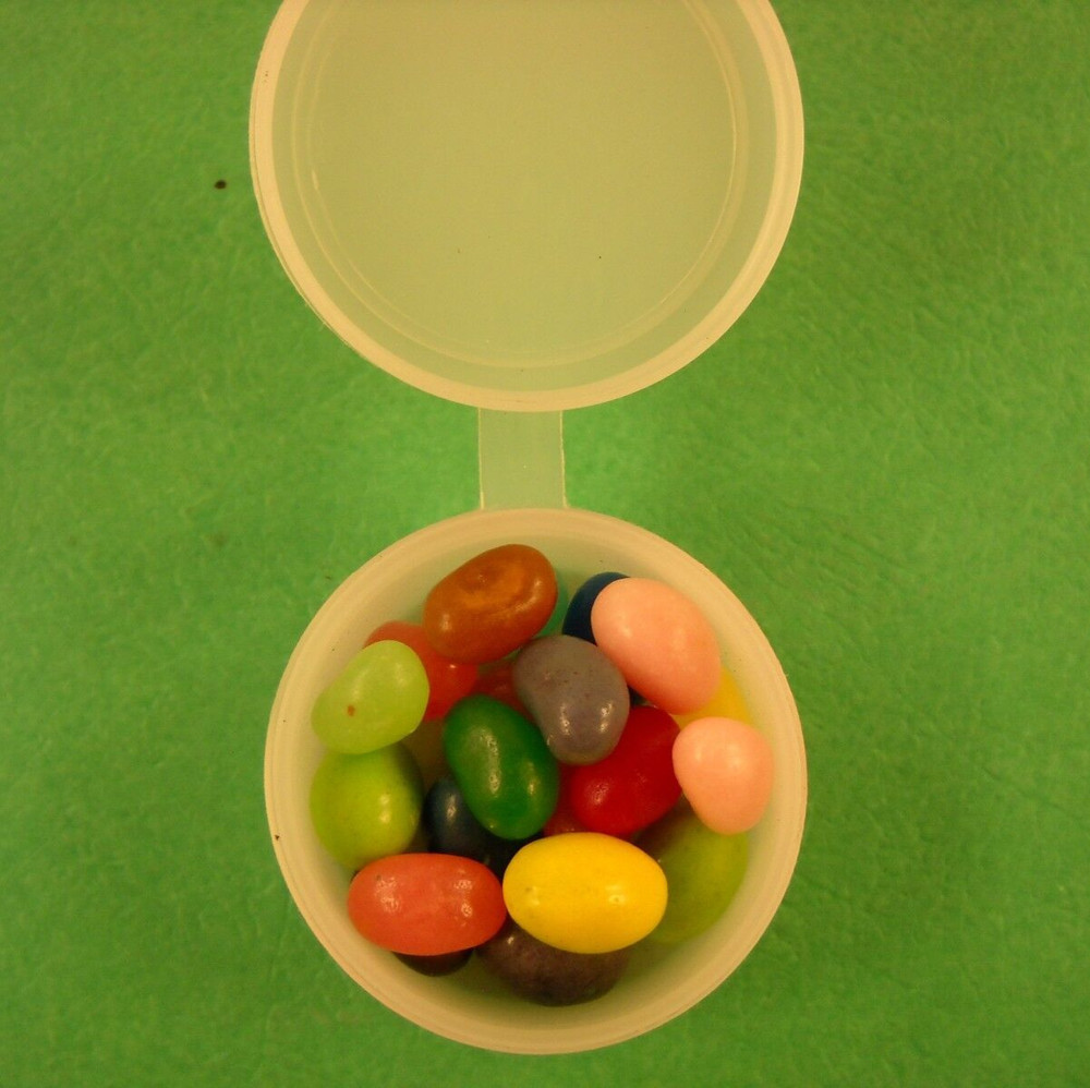 12 Plastic 1 oz Containers One Ounce With Snap On Lid White