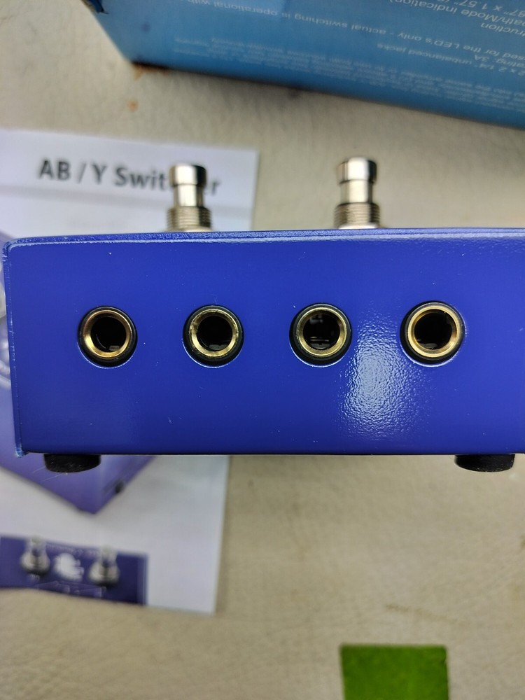 Lead Foot AB/Y Switcher