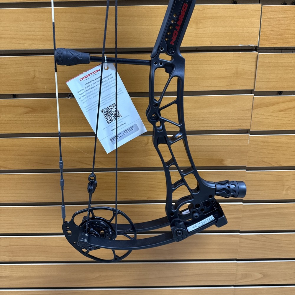 Item 3842 - Darton Archery Compound Bow - Tritech 35 - RH - Black