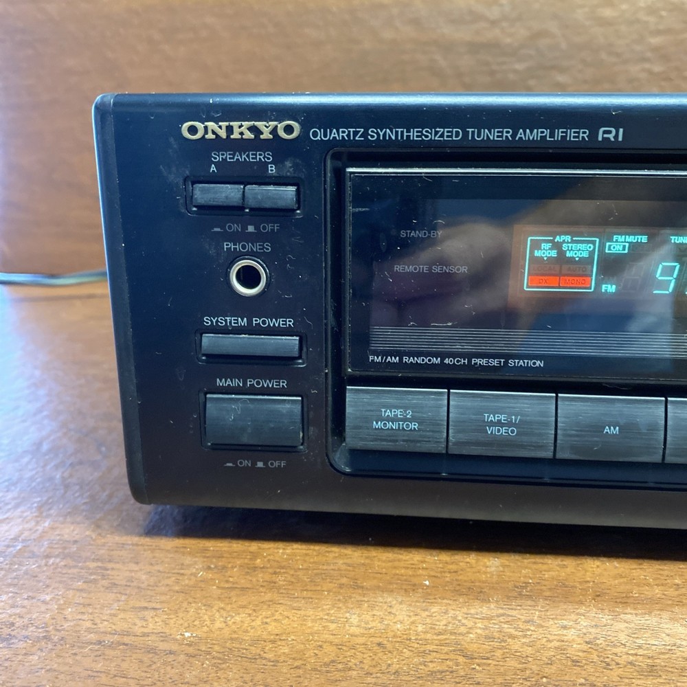 Onkyo TX-903 Quartz Synthesized Tuner Amplifier. Powers On- Only Testing Done