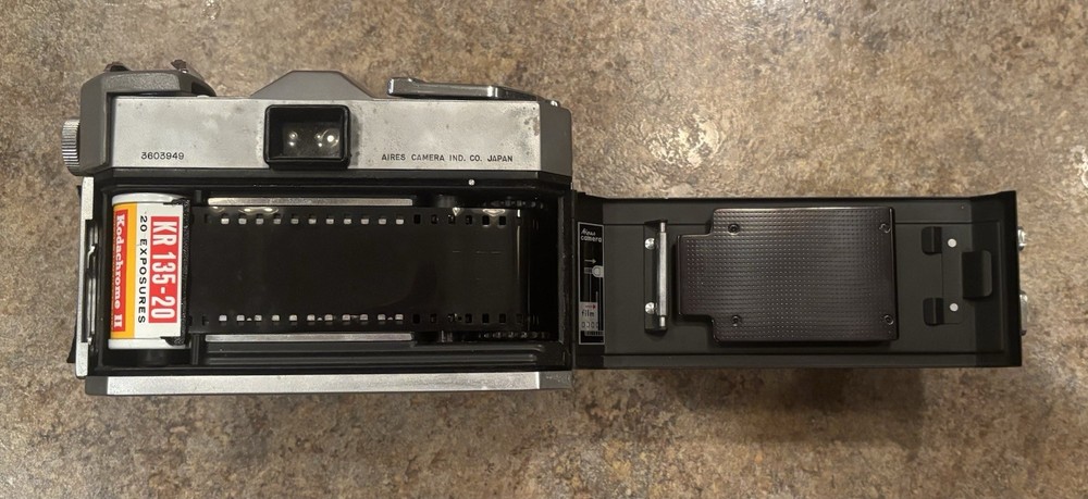 Aires Penta 35 Film Camera Untested