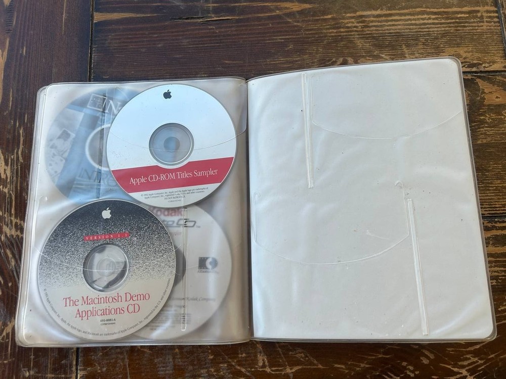 Apple Macintosh Compact Discs CD-ROM Sampler Lot w Case Nautilus Kodak