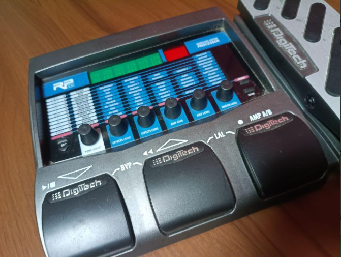 DigiTech RP350 Guitar Multi-Effects Processorfree shipping