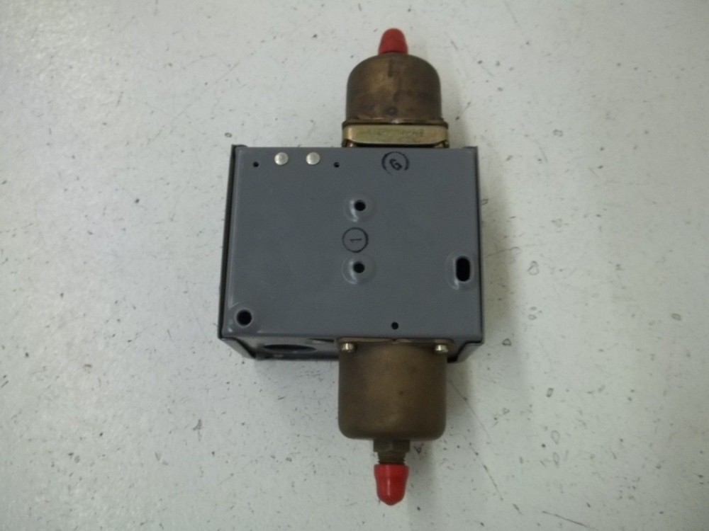 JOHNSON CONTROLS P74DA-15 PRESSURE CONTROL NSMP