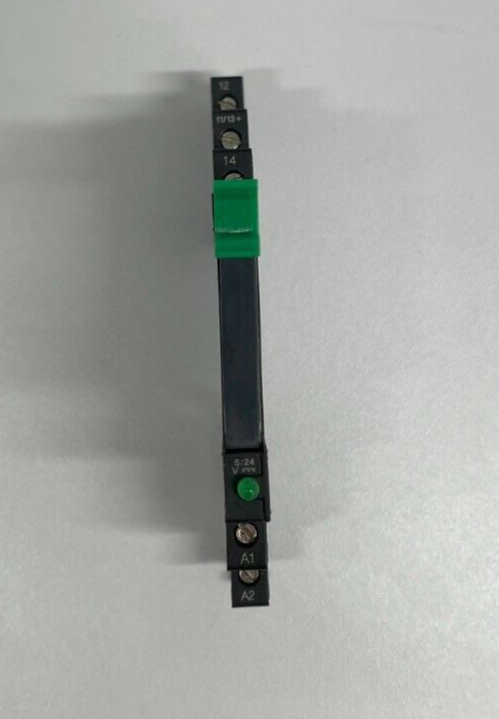 Schneider Electric SSL1D101 JD Solid State Relay with SSLZVA1 Socket