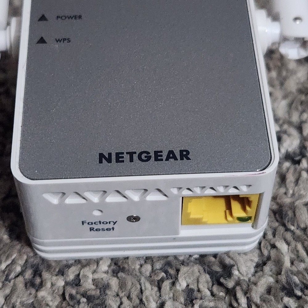 NETGEAR EX2700 N300 Wi-Fi Range Extender