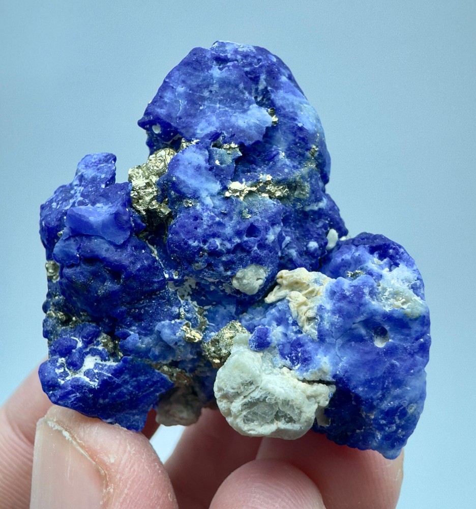 35 Gram Fluorescent Phosphorescent Blue Hackmanite W/ Pyrite & Unknown