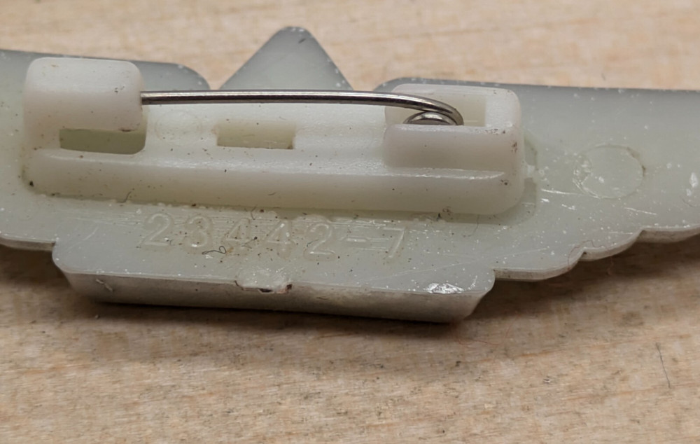 DELTA AIRLINES Wings Plastic Pinback
