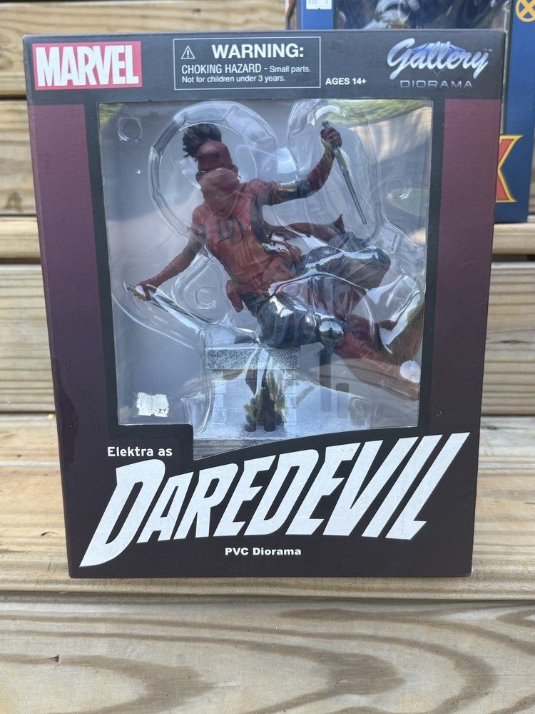 Marvel Elektra as Daredevil PVC Diorama