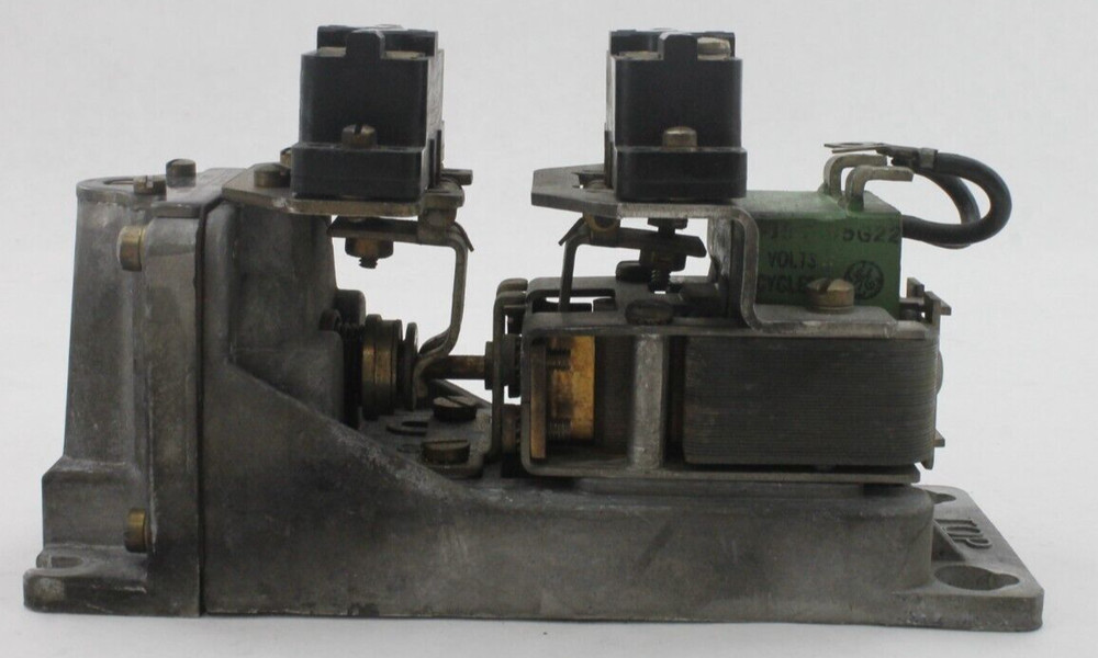 General Electric CR2820B 111AA22 Time Delay Relay