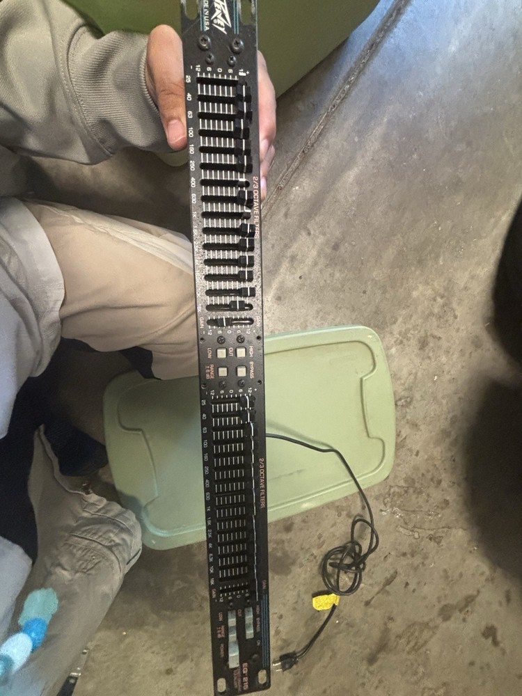 Peavy Q 215 Stereo Graphic Equalizer Dual 15-Band EQ