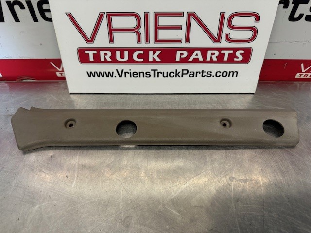 KENWORTH WINDOW PILLAR TRIM