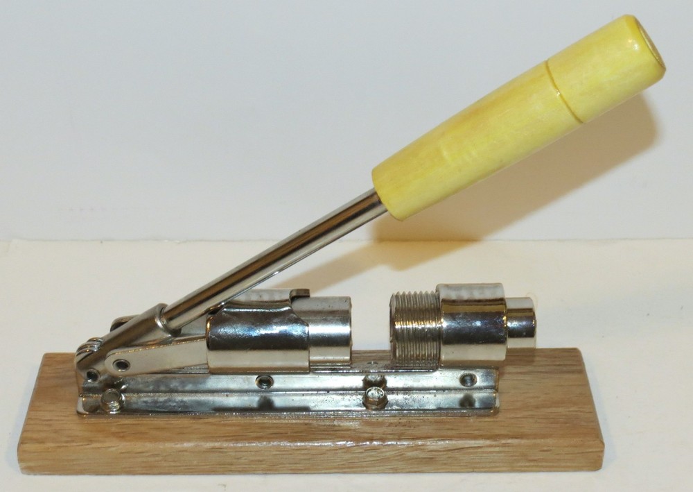 Duke's Easy Pecan and Nut CRACKER - Screw Handle, Walnuts, Adjustable w/ Box