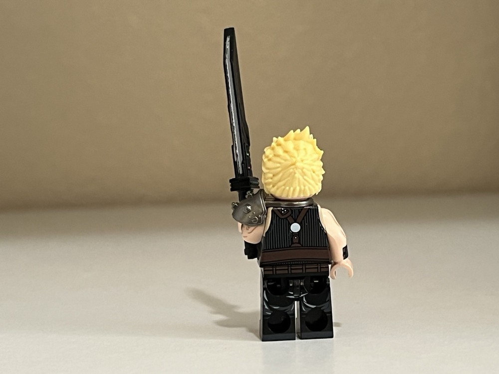 FF7 Cloud Strife Minifigure Custom