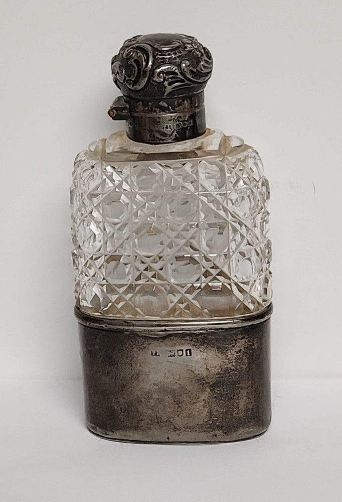 Thomas Ingleton Sterling Silver & Cut Glass Locking Hip Flask C. 1906