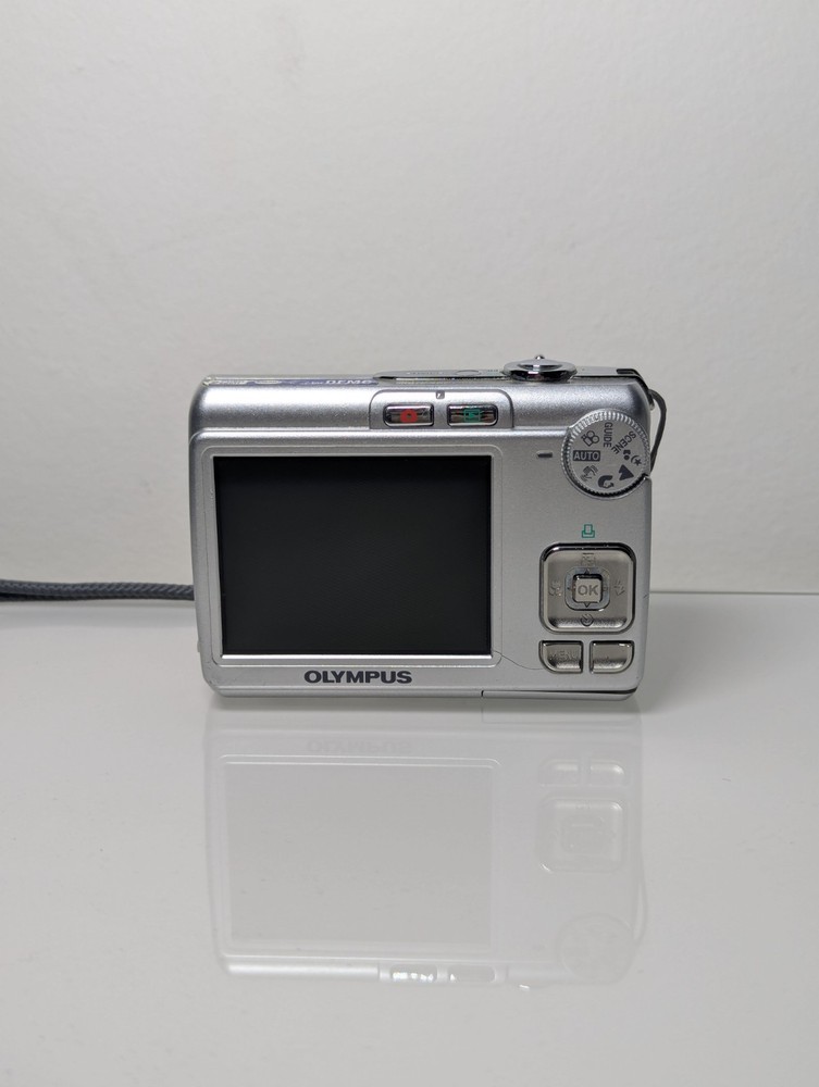 Olympus FE-210 7.1MP Digital Camera (Tested Working)