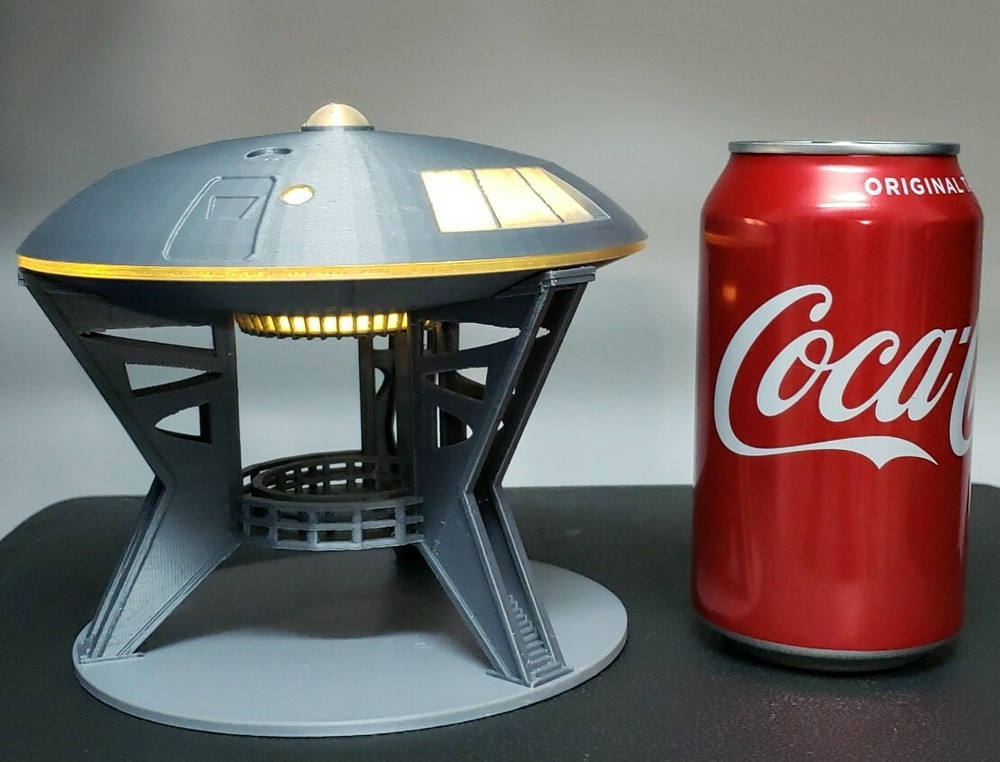 Jupiter 2 [from Lost in Space] - with Lights & Gantry Stand - Medium