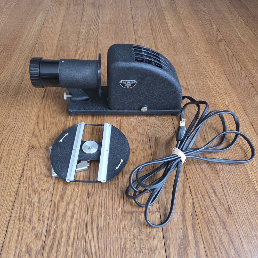 Vintage ARGUS Slide Projector with Case, works
