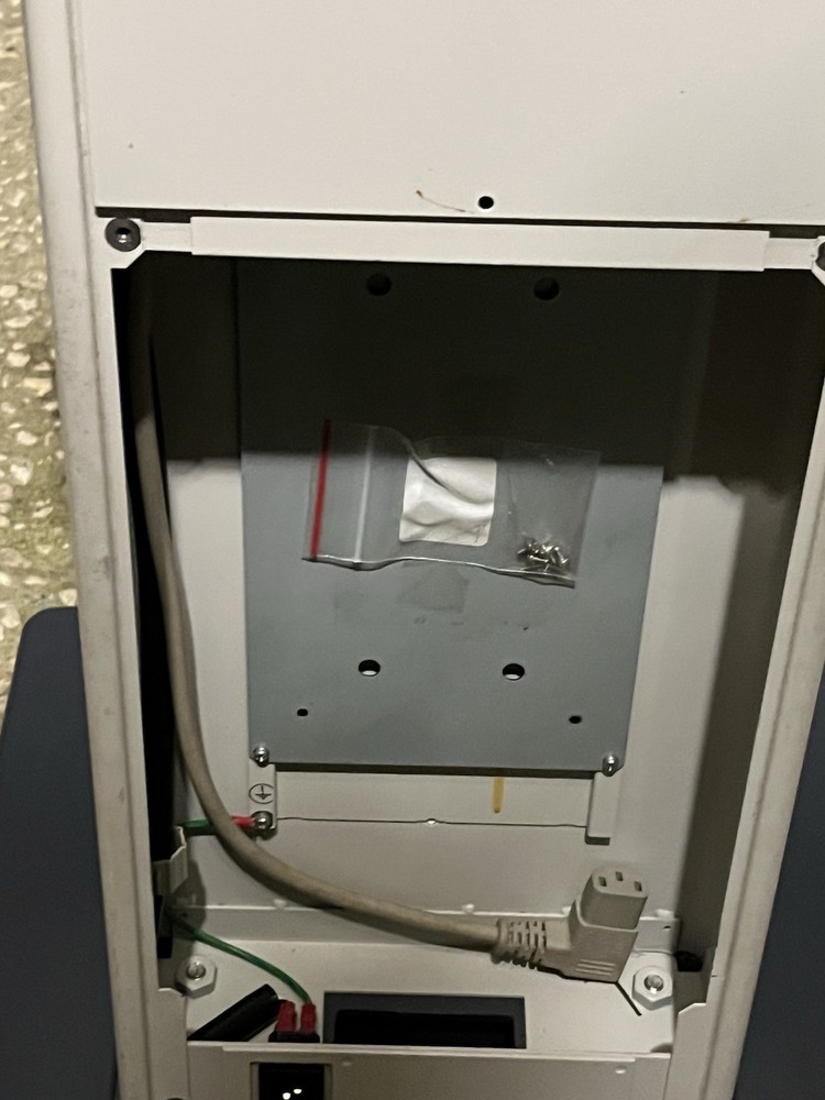 Nidek RT3100 Stand