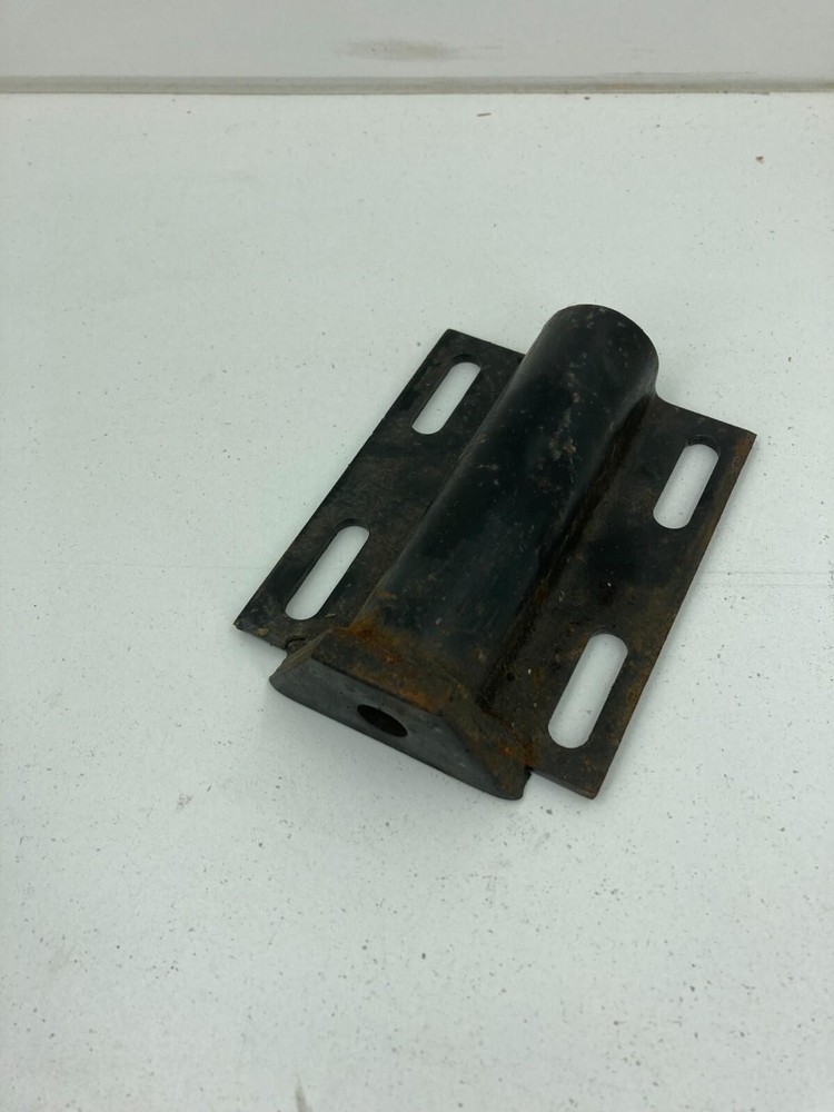International 486178C1 Bracket Hood Hinge