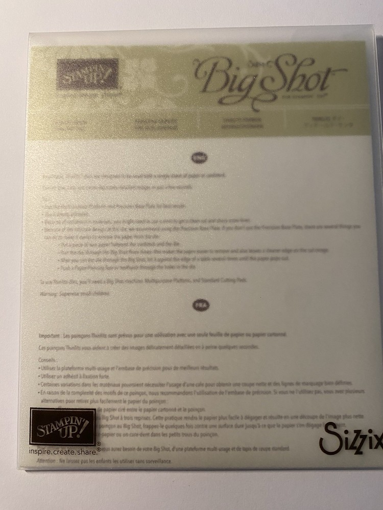 Stampin' Up! DETAILED SANTA THINLITS DIES (141836) Sizzix Christmas RETIRED