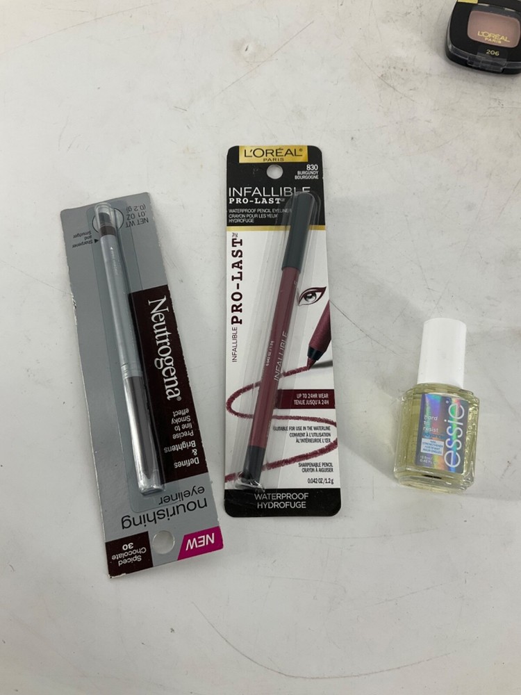 Women's 12 Pc Makeup Lot