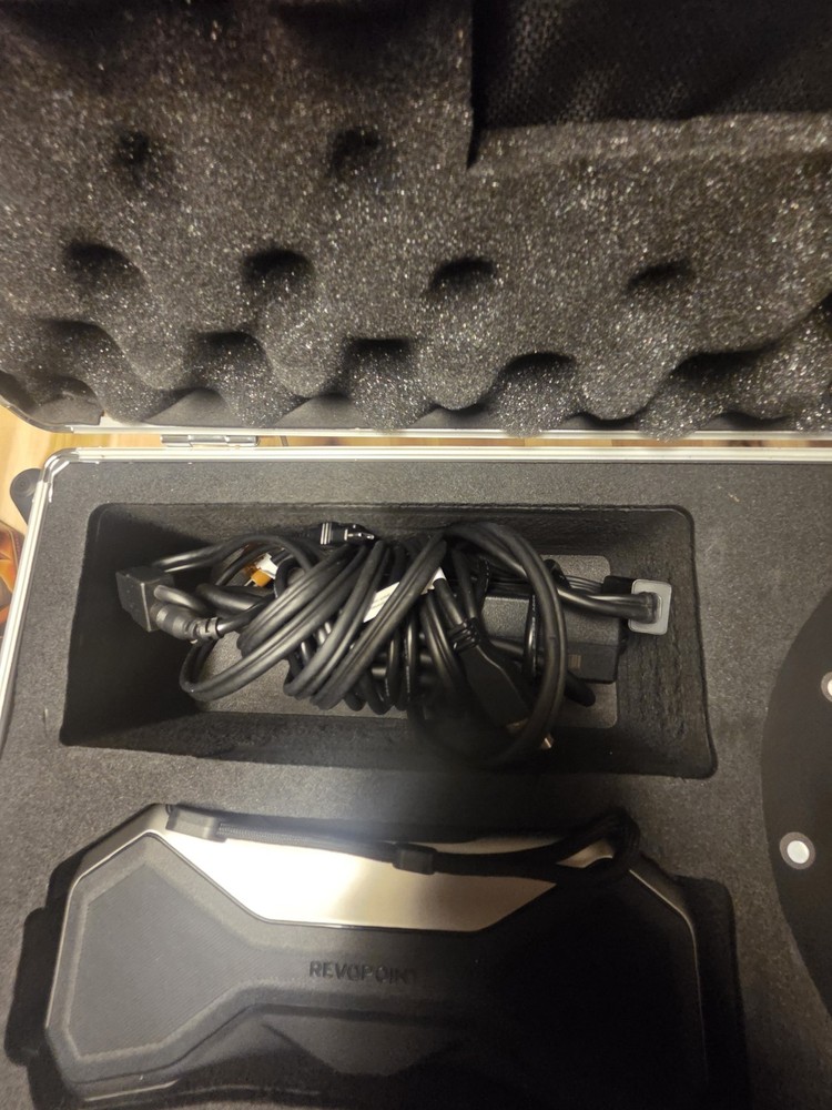 Revopoint MetroX: Blue Laser Line and Full-field Structured Light 3D Scanner