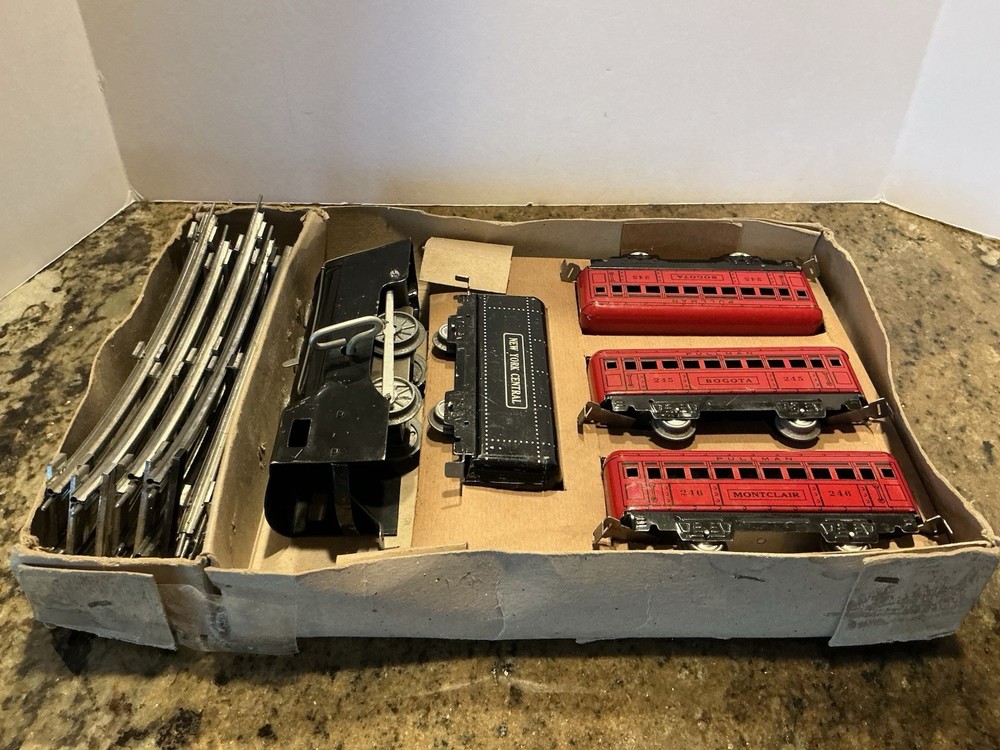 Vintage Marx No. 560 Commodore Vanderbilt Sparkling Mechanical Train Set