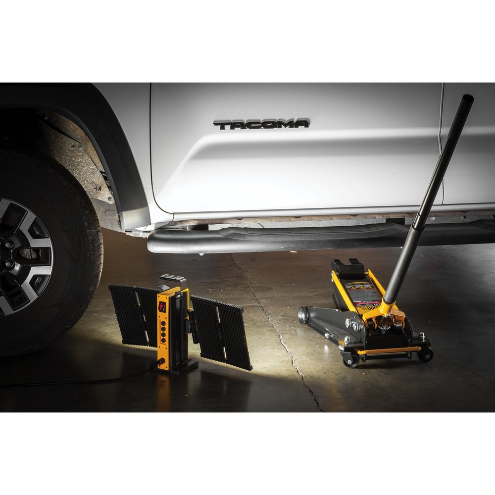 Cat 10000 Lumens 4 Panel Work Light with Tripod - 980886CWT