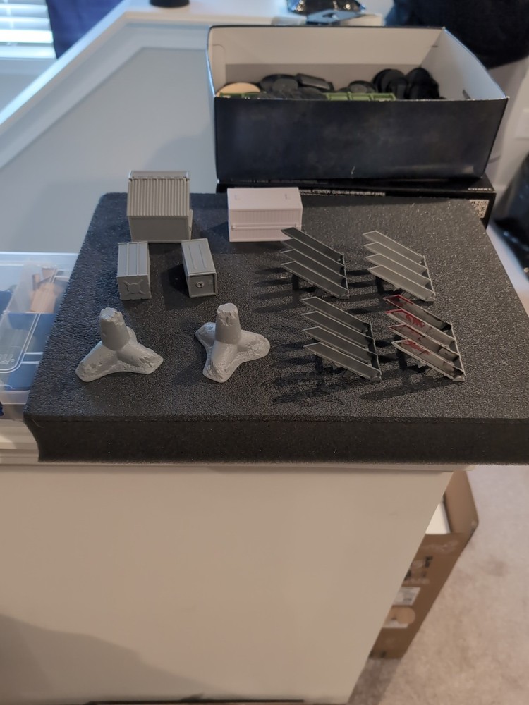 Miscellaneous Terrain Set (Tank Traps, Dumpster, Containers)