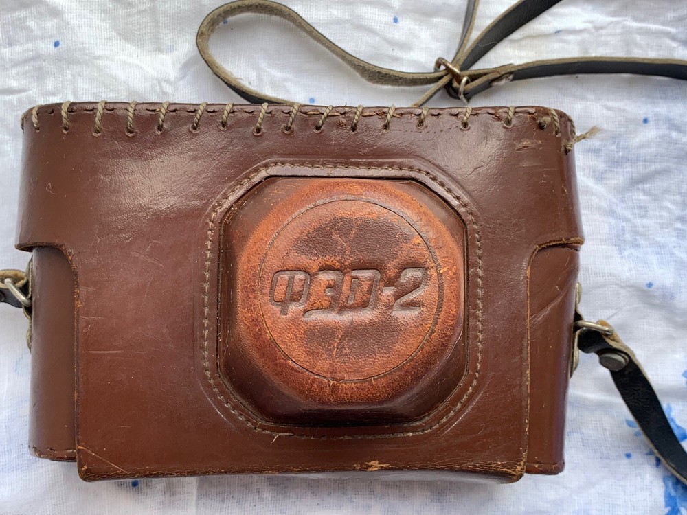 Vintage FED2 Rangefinder Camera – USSR 35mm Film Camera – Leather Case