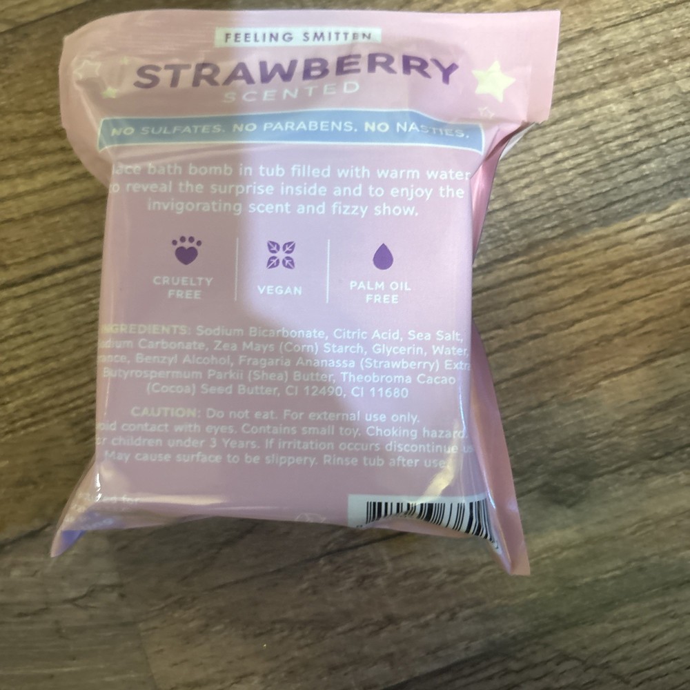 Feeling Smitten Surprise Unicorn Bath Bomb