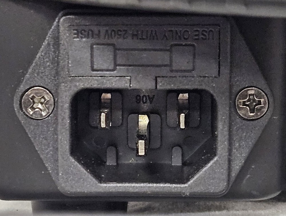 American DJ Mega Flat Pack Plus (ONLY one light)