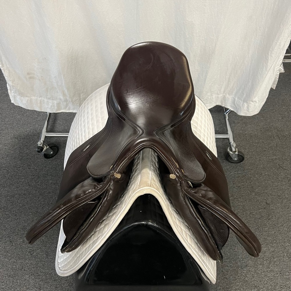 Used Schleese Eagle- Size 17.5" Jump Saddle Brown