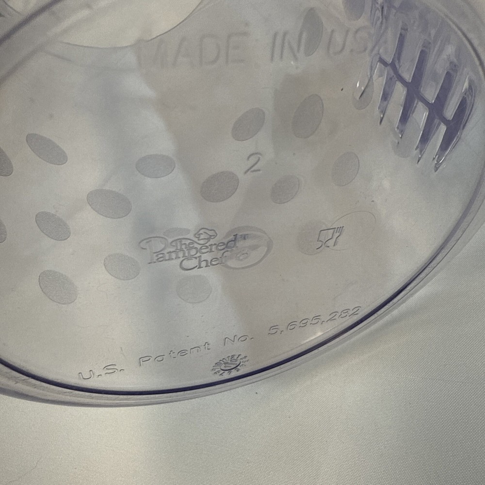 Pampered Chef Quick Stir 2 Quart Clear Pitcher Polka Dot Pattern White Lid