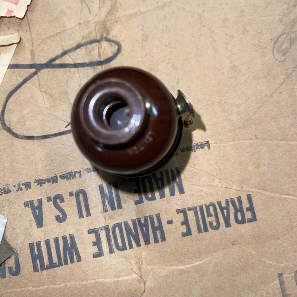 NEW LEVITON ELECTROLIER PULL CHAIN BAKELITE SOCKET WITH 1/8-27 IPS THREAD