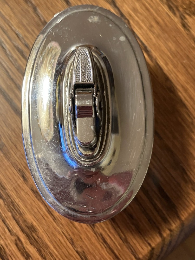 Vintage MCM Ronson Tempo table lighter.