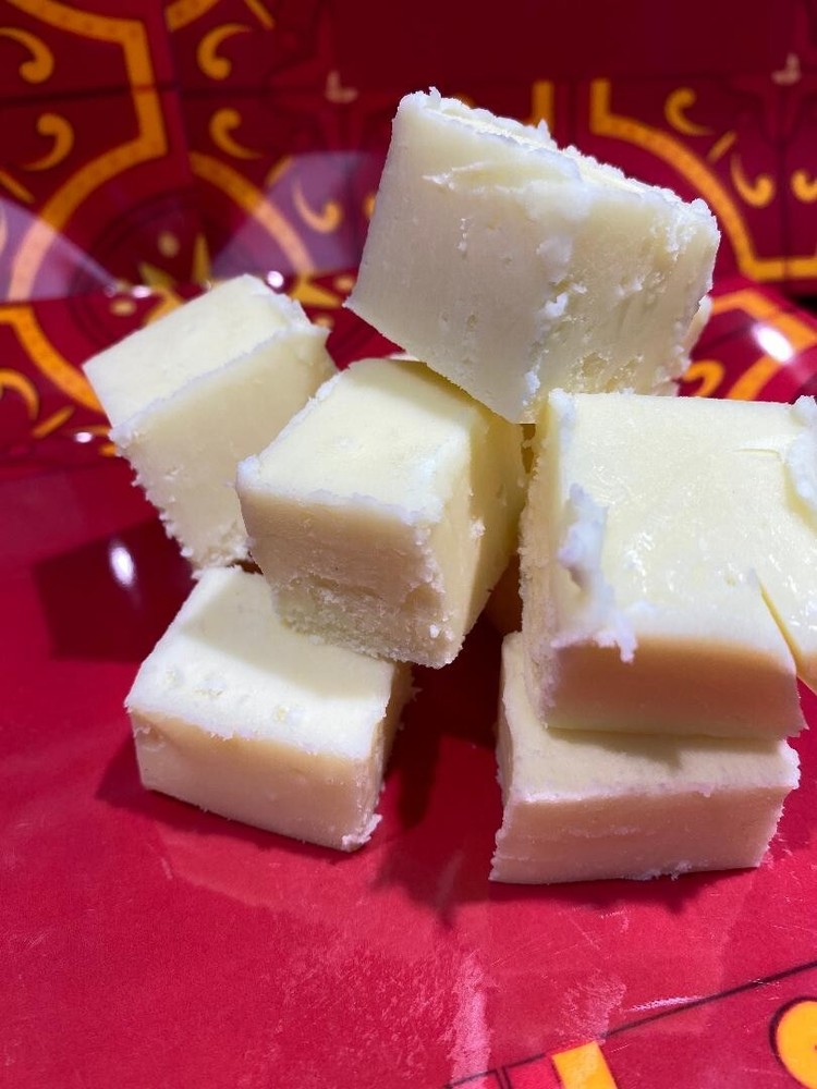 Lemonade Fudge *nut free* 1/2 pound