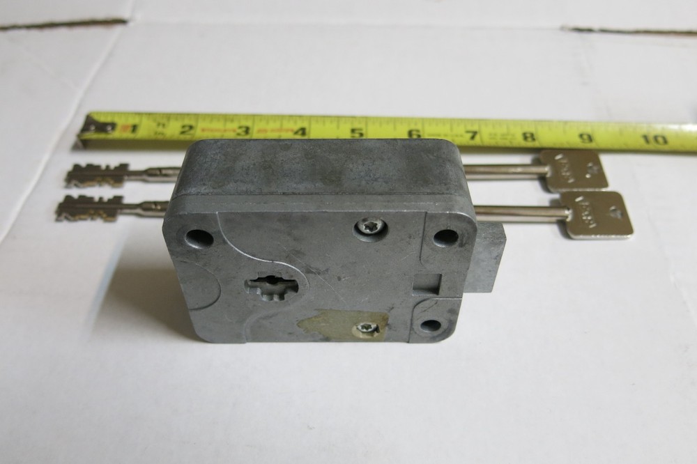 Sargent & Greenleaf Safe Key lock with Keys