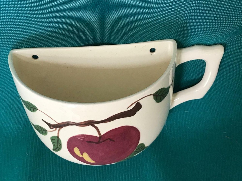 Vintage Coffee Cup Wall Pocket ~ Apple Design ~ Nancy Lee Davis Ca. Pottery