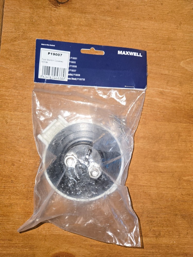 Maxwell Covered Footswitch White #P19007